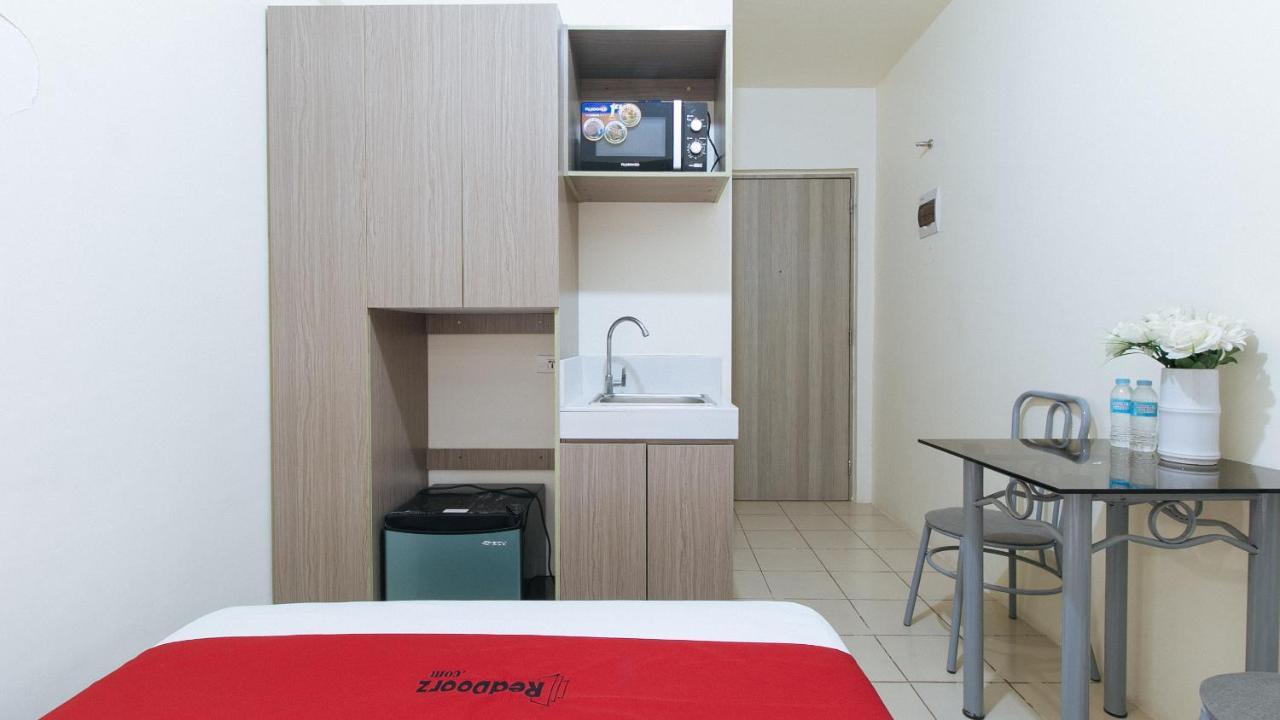 Reddoorz Plus @ Urban Deca Tower Edsa 2 Мандалуйонг Экстерьер фото